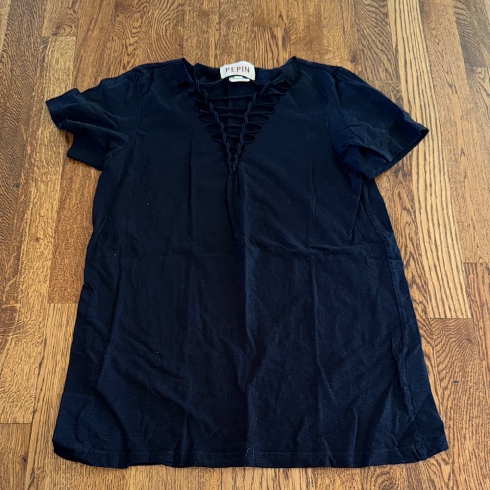 Pepin Women's Black V-Neck Crocheted Design Top Size Medium